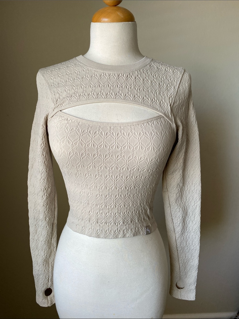 JoyLab Cream Taupe Textured Cutout Long-Sleeve Top
